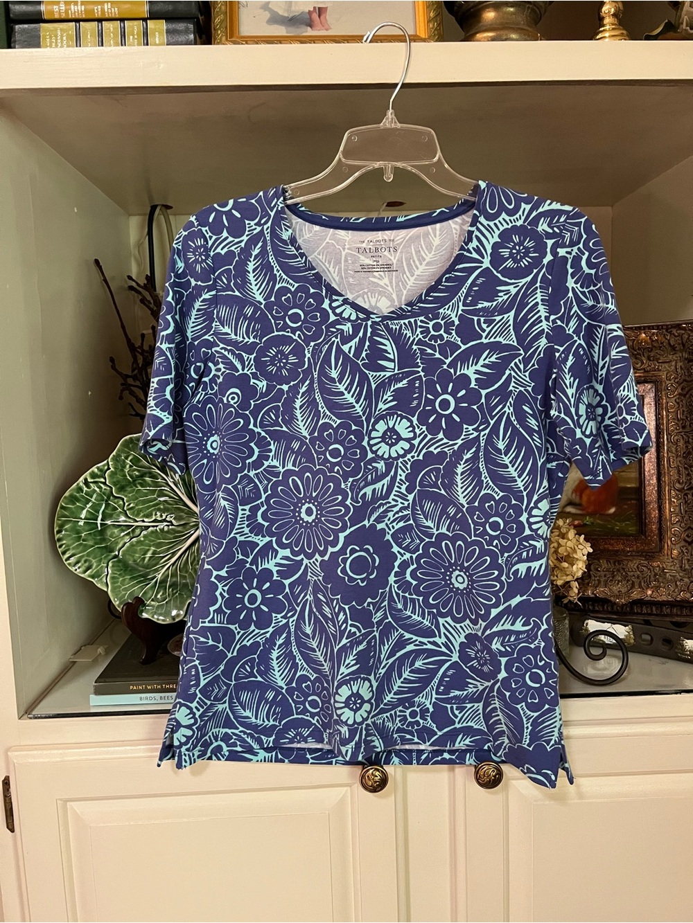 Talbots women’s tee top size MP blue and aqua V-Neck Short Sleeve cotton span